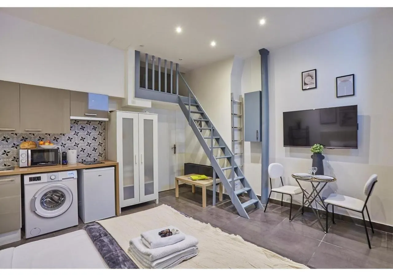 Center Of Montmartre By Prestige *